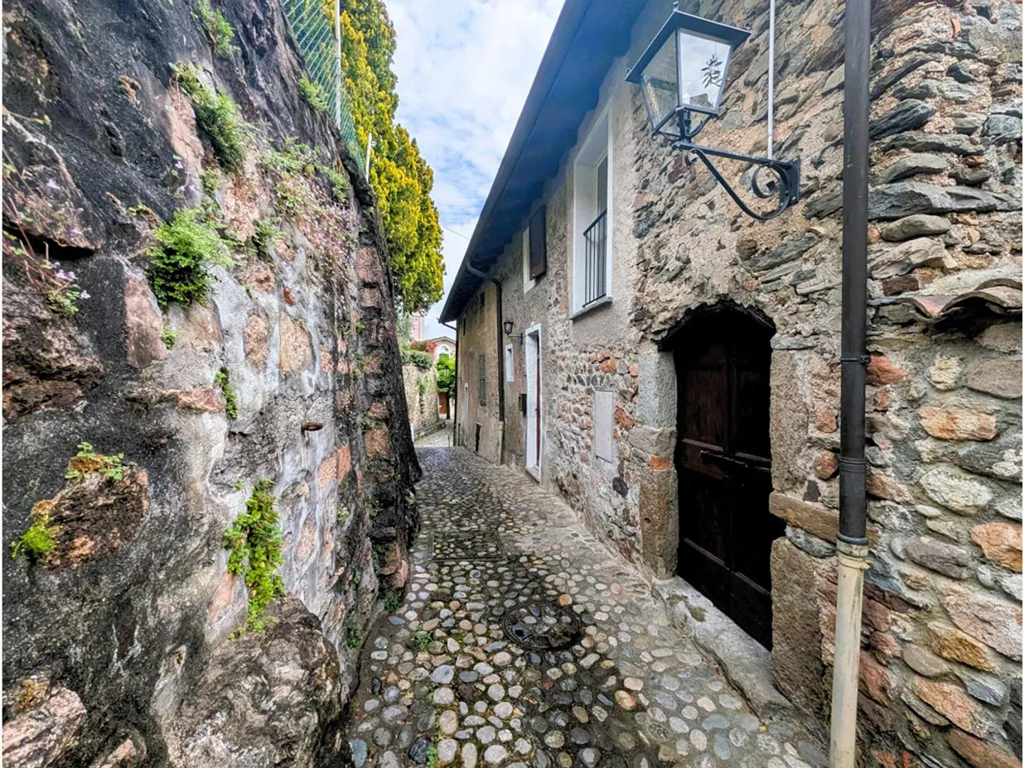 GROßE GELEGENHEIT, EIGENTUM MIT GÄSTEHAUS-LIZENZ - Foto 1 von 13