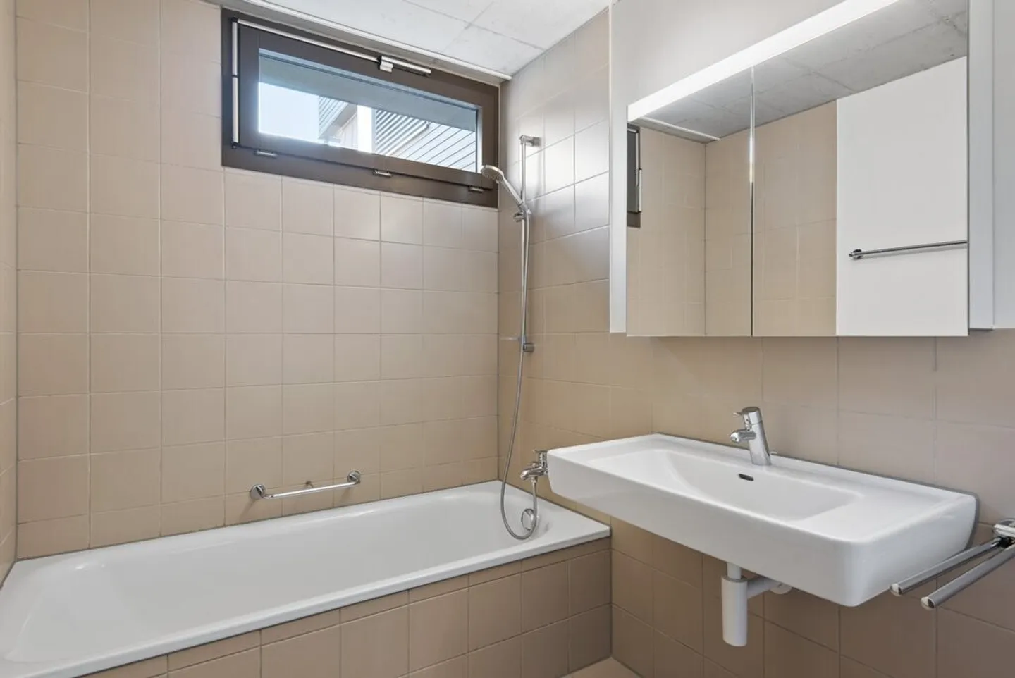 Vivere in una zona residenziale tranquilla e adatta ai bambini - Foto 6 di 8
