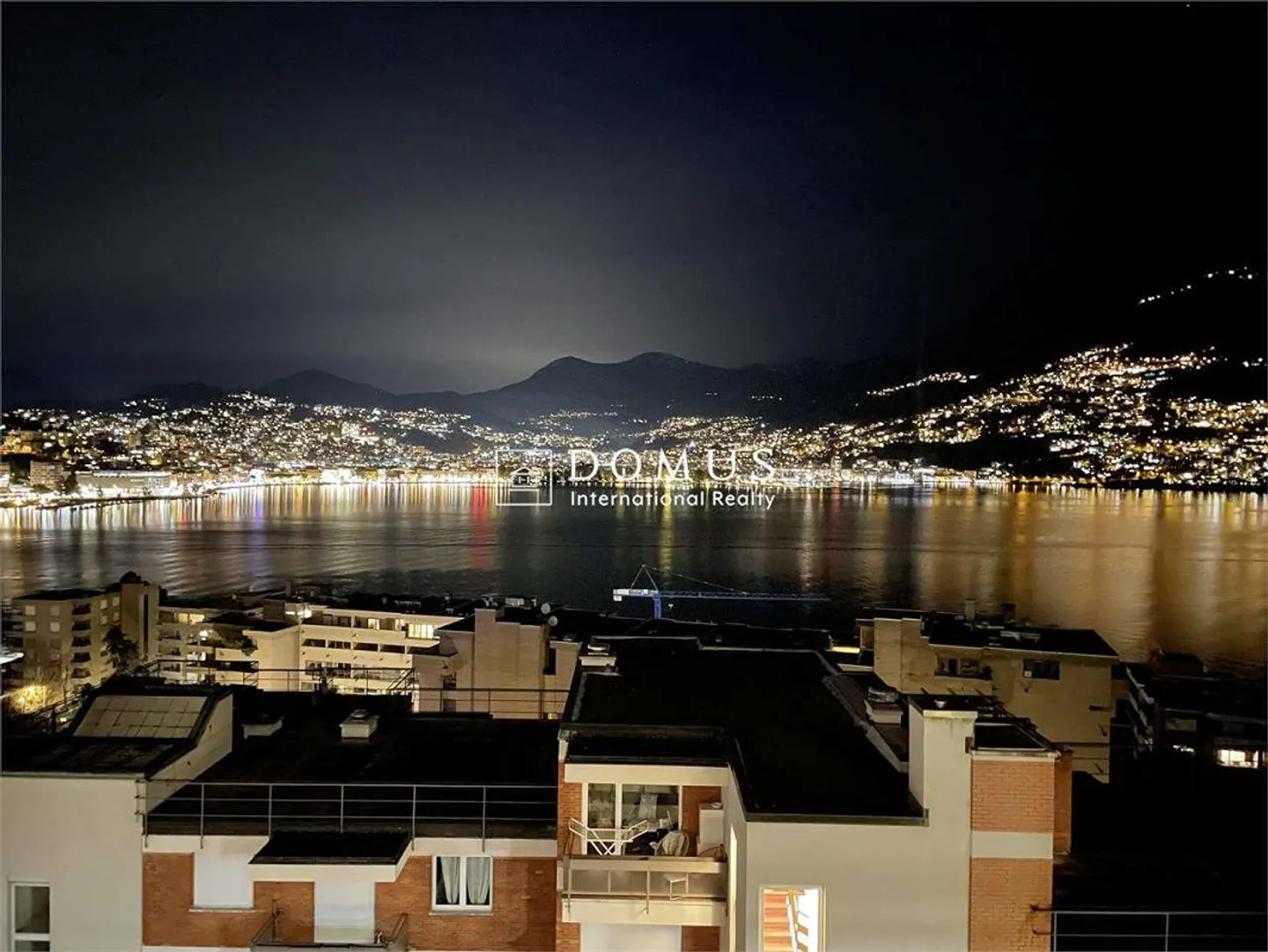 3.5 pièces avec piscine et vue imprenable sur le lac - Photo 1 sur 13