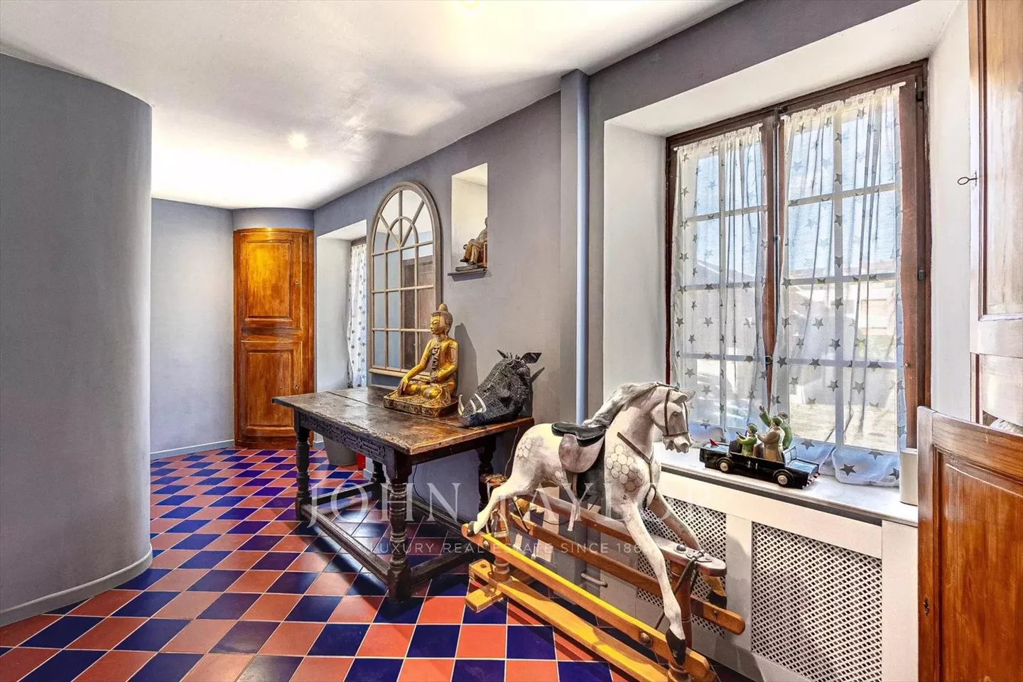 Casa con 600m2 nel cuore di St-Légier - Foto 4 di 13