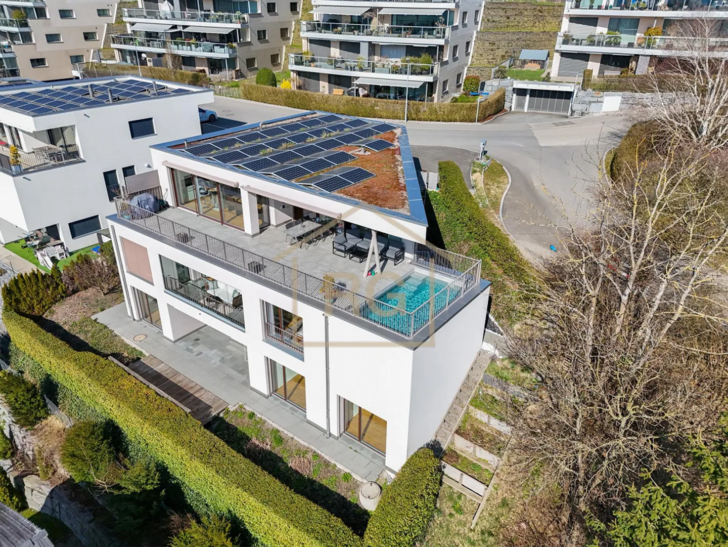 Esclusiva casa di 6,5 stanze con appartamento di 4,5 stanze - Foto 2 di 19