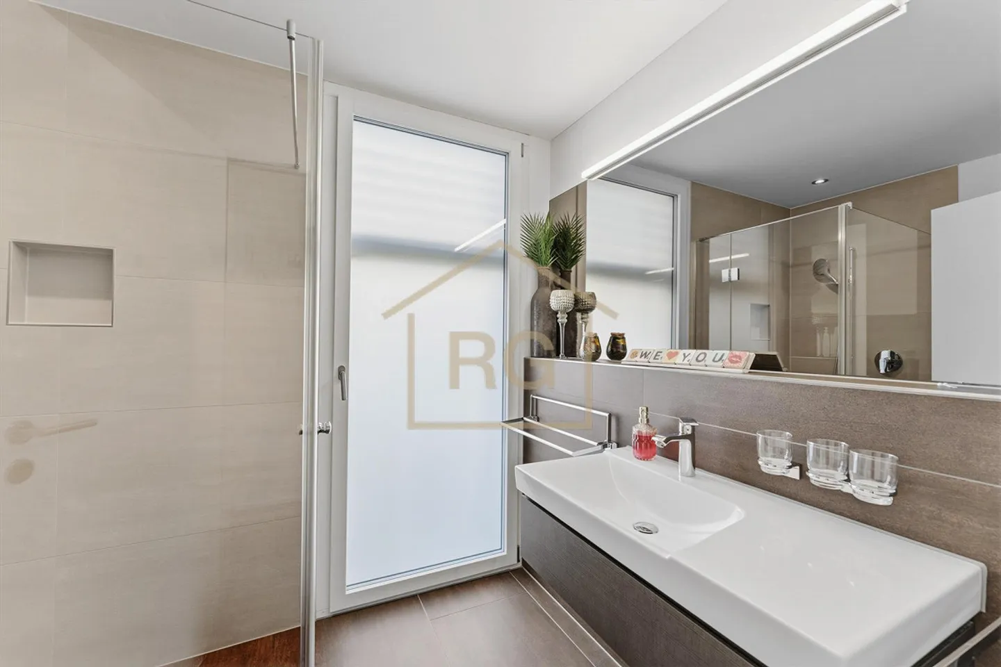 Esclusiva casa di 6,5 stanze con appartamento di 4,5 stanze - Foto 8 di 19