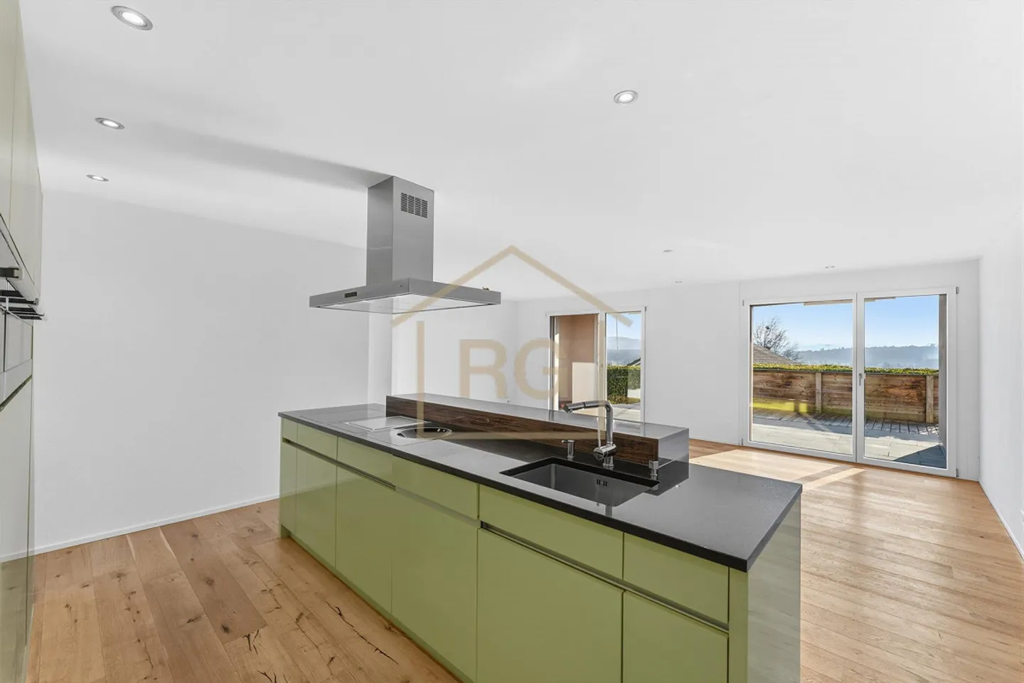 Esclusiva casa di 6,5 stanze con appartamento di 4,5 stanze - Foto 16 di 19