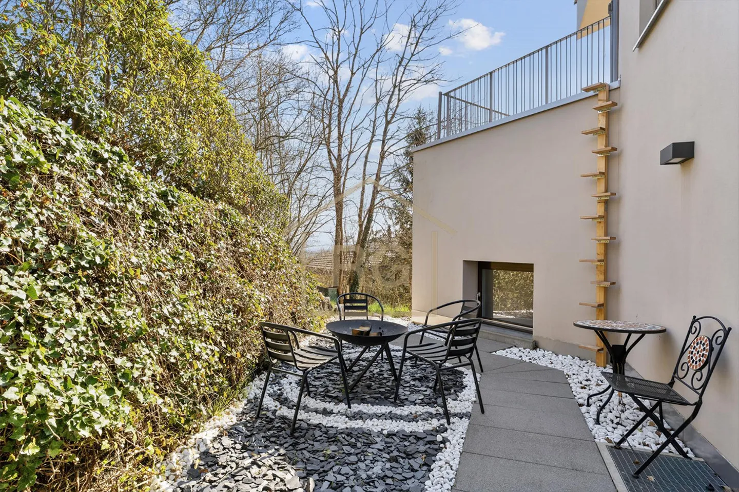 Esclusiva casa di 6,5 stanze con appartamento di 4,5 stanze - Foto 14 di 19