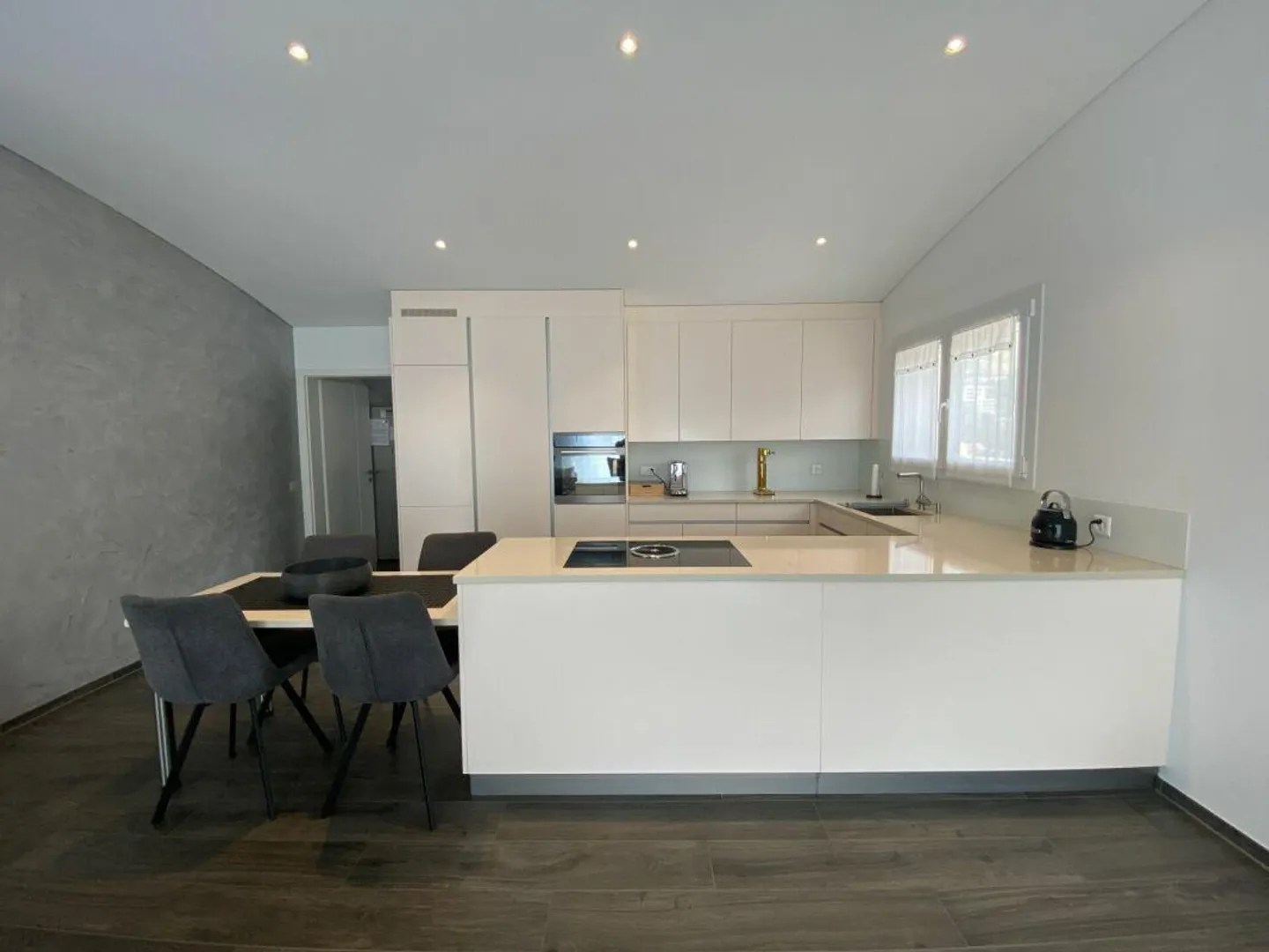 VENDESI A TENERO - Splendido attico con terrazzo privato di 92 m² - Foto 7 von 25