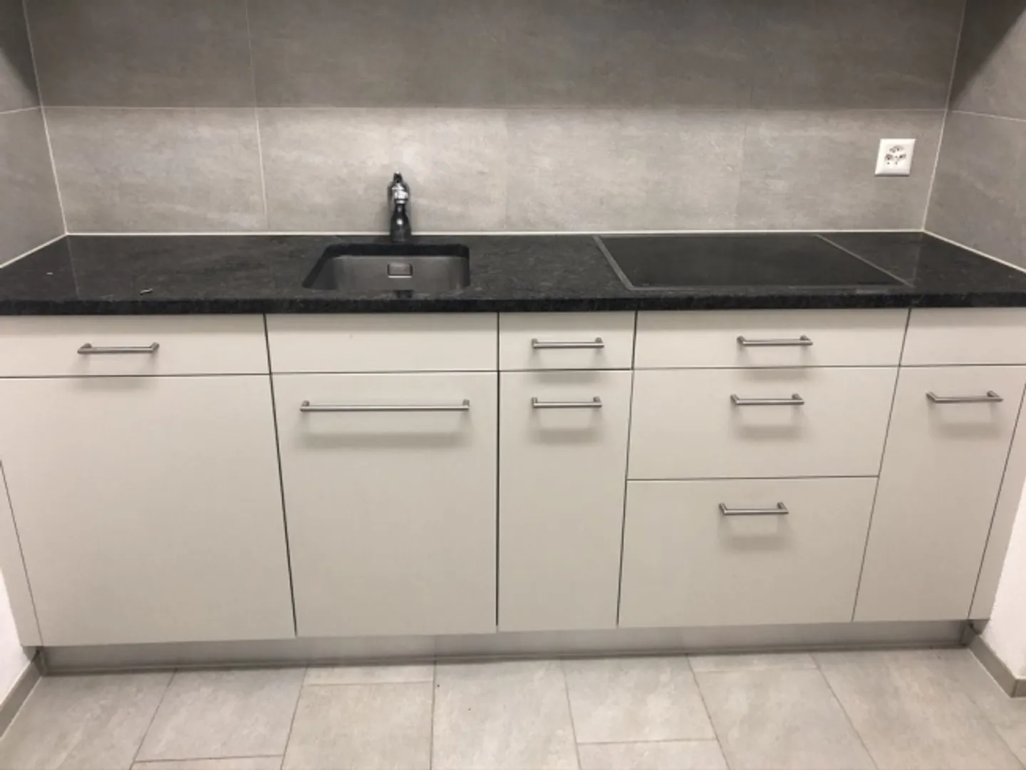 Zone résidentielle populaire et calme - avec balcon !! - Photo 5 sur 8