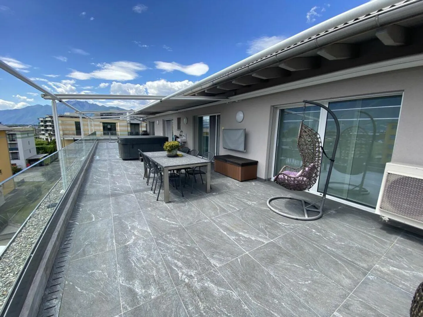 VENDESI A TENERO - Splendido attico con terrazzo privato di 92 m² - Foto 12 von 25