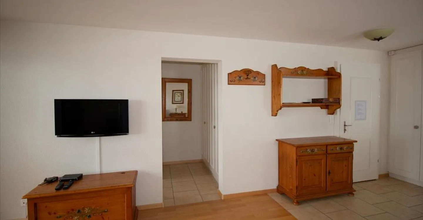 Cozy 1.5 Room Apartment - Photo 5 of 11