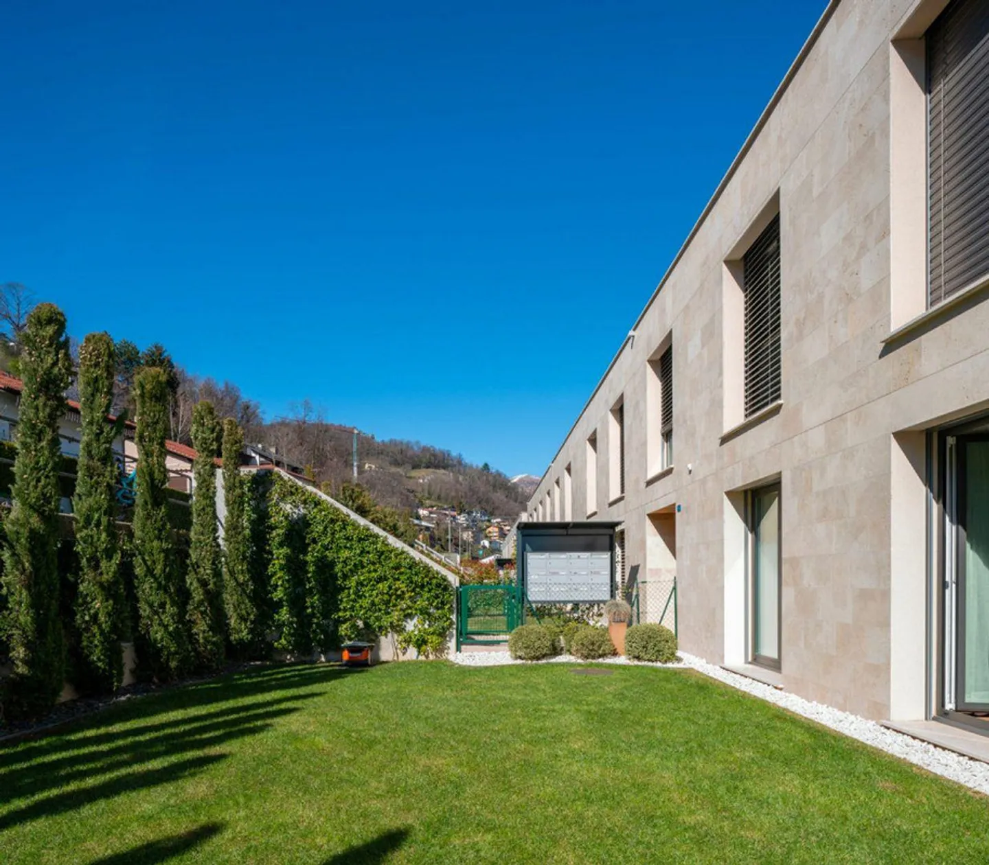 Appartamento Elegante con Vista Lago - Foto 3 di 13