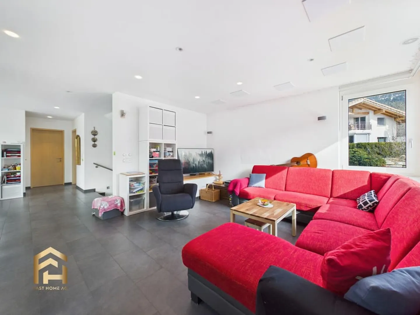 Modern Single-Family Home with Spacious Garden and Great Mountain View - Photo 2 of 13