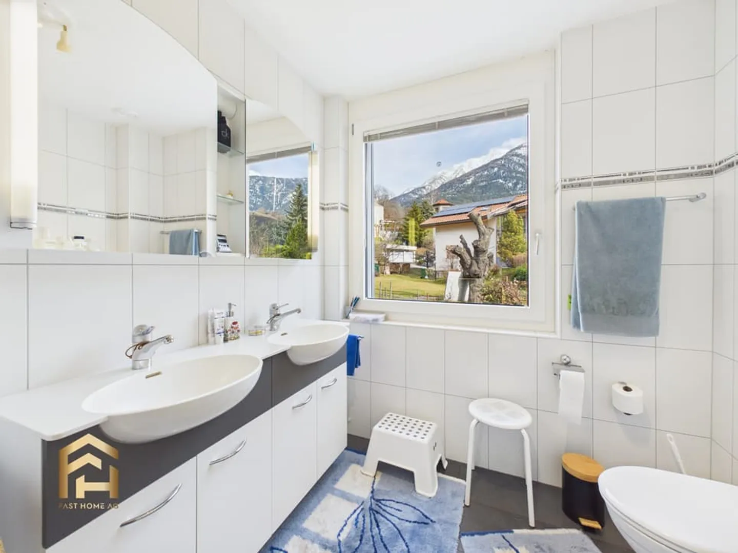 Modern Single-Family Home with Spacious Garden and Great Mountain View - Photo 9 of 13