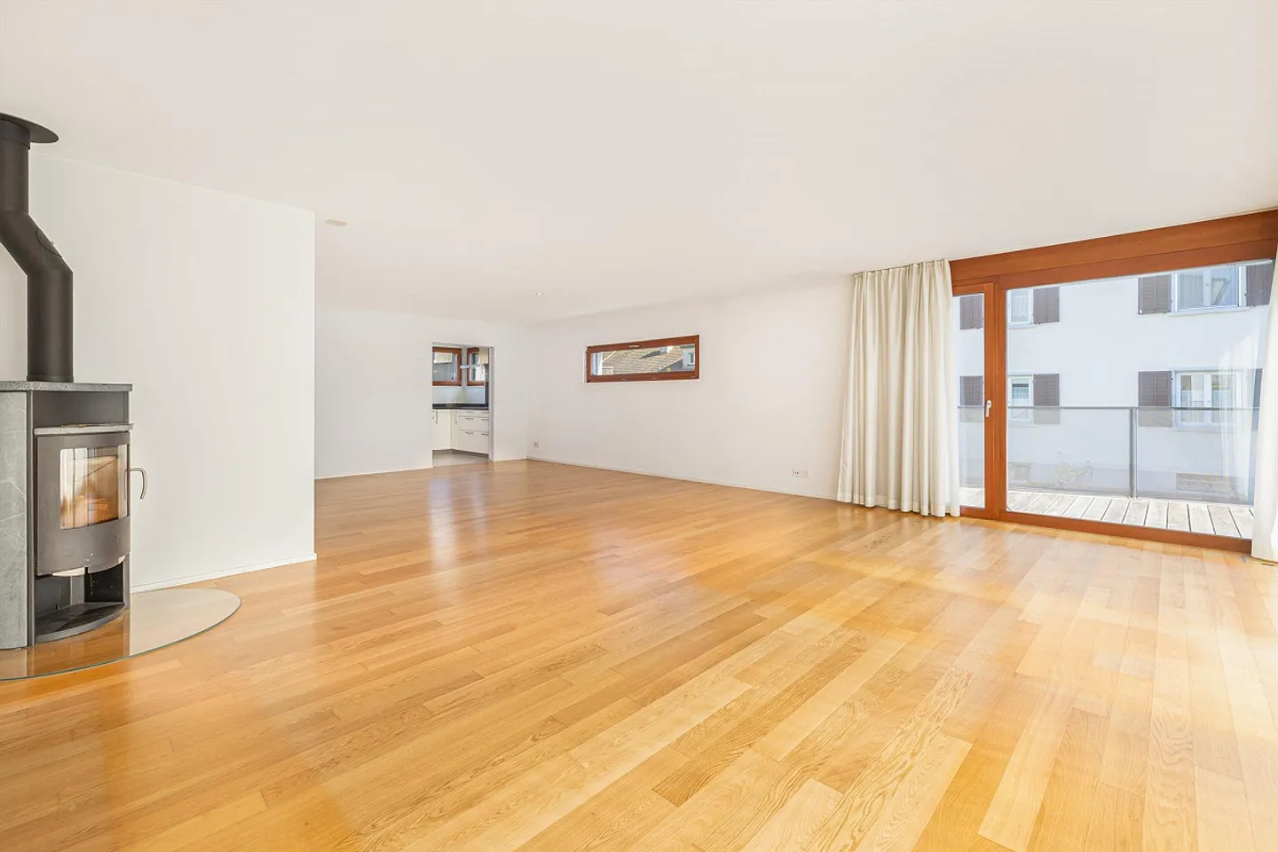 La tua nuova casa con vista lago e molto comfort - Foto 9 di 16