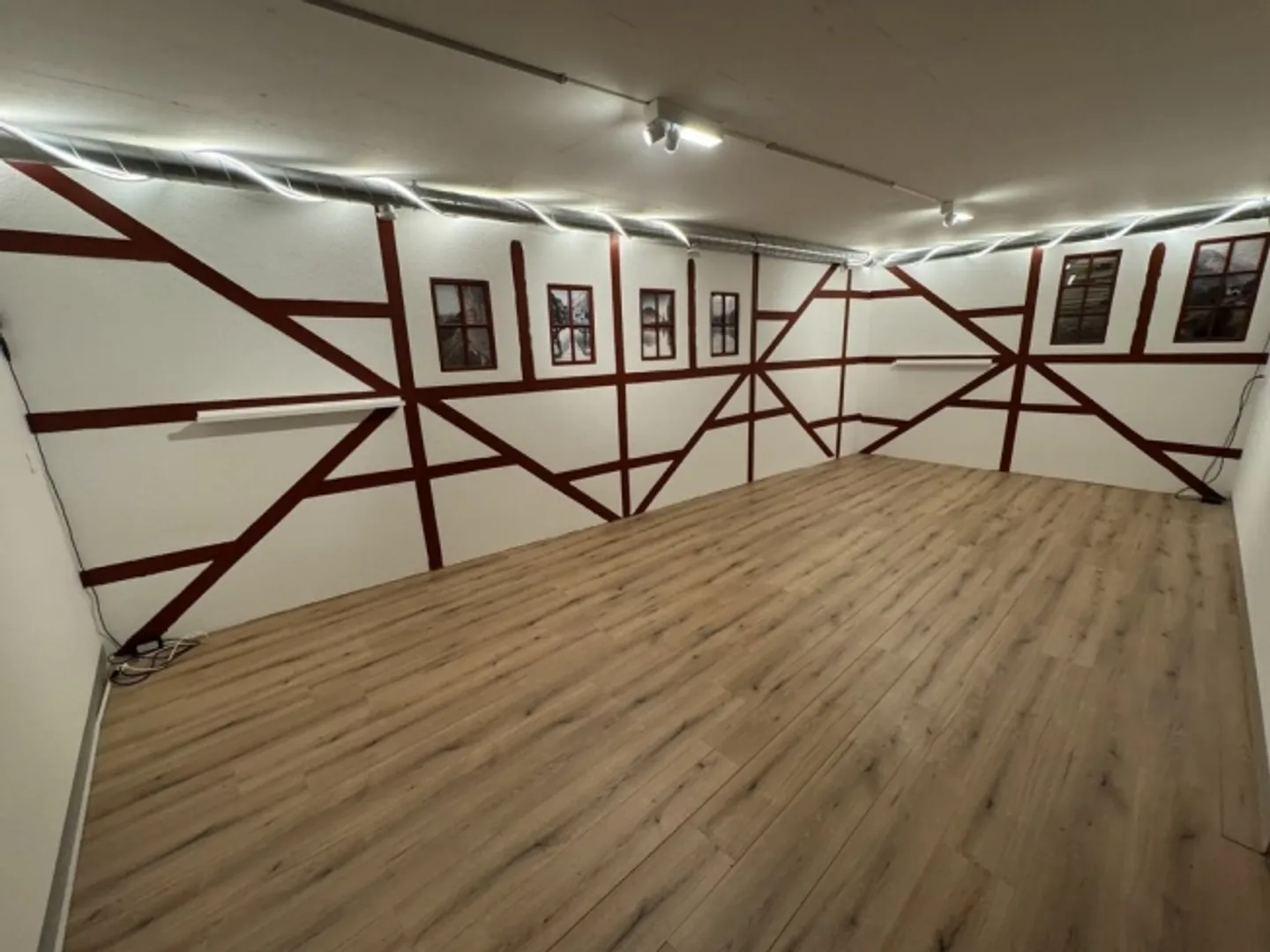 Spacious storage space/studio for rent - Photo 2 of 3