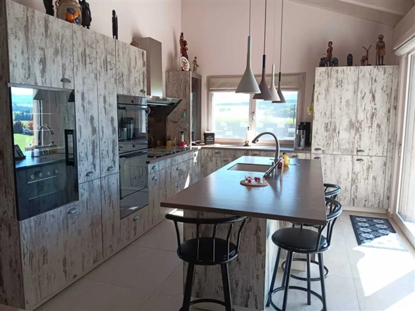 URSY - Mossel
Magnificent detached villa
View of the landscape - Photo 6 of 9