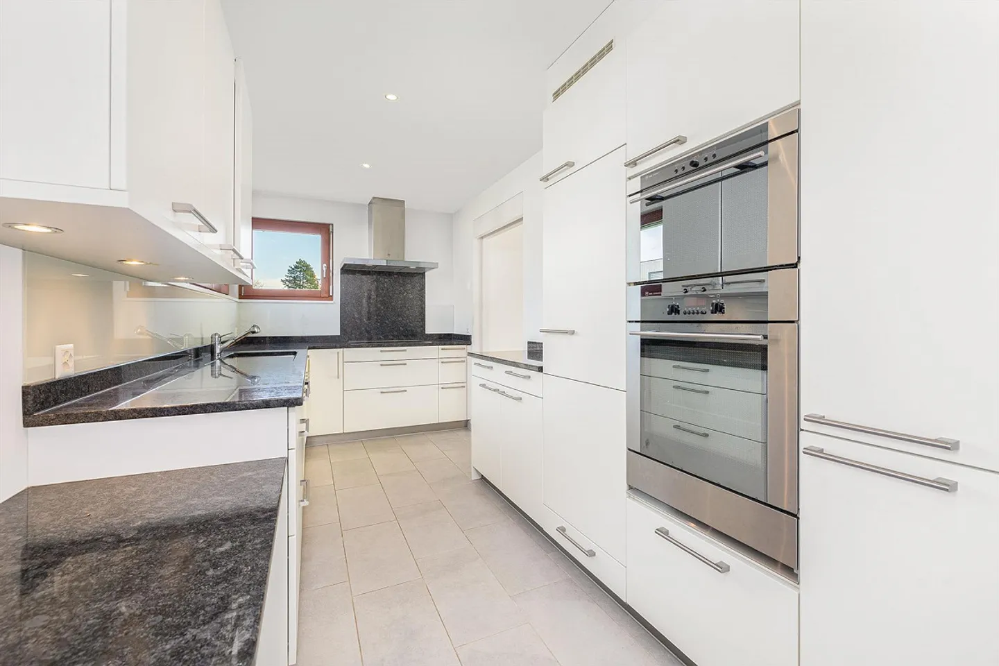 La tua nuova casa con vista lago e molto comfort - Foto 10 di 16