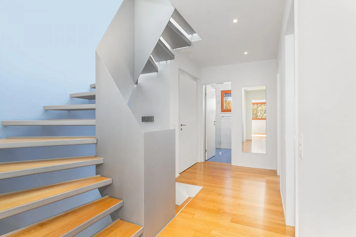 La tua nuova casa con vista lago e molto comfort - Foto 12 di 16