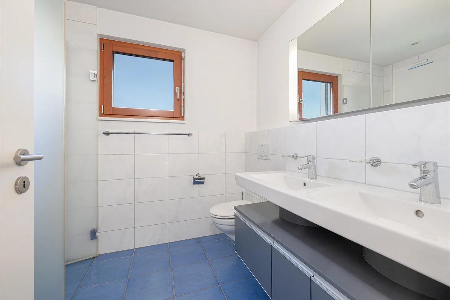 La tua nuova casa con vista lago e molto comfort - Foto 13 di 16