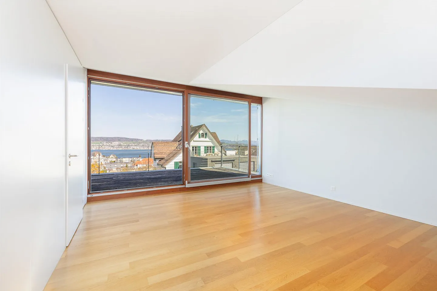 La tua nuova casa con vista lago e molto comfort - Foto 15 di 16