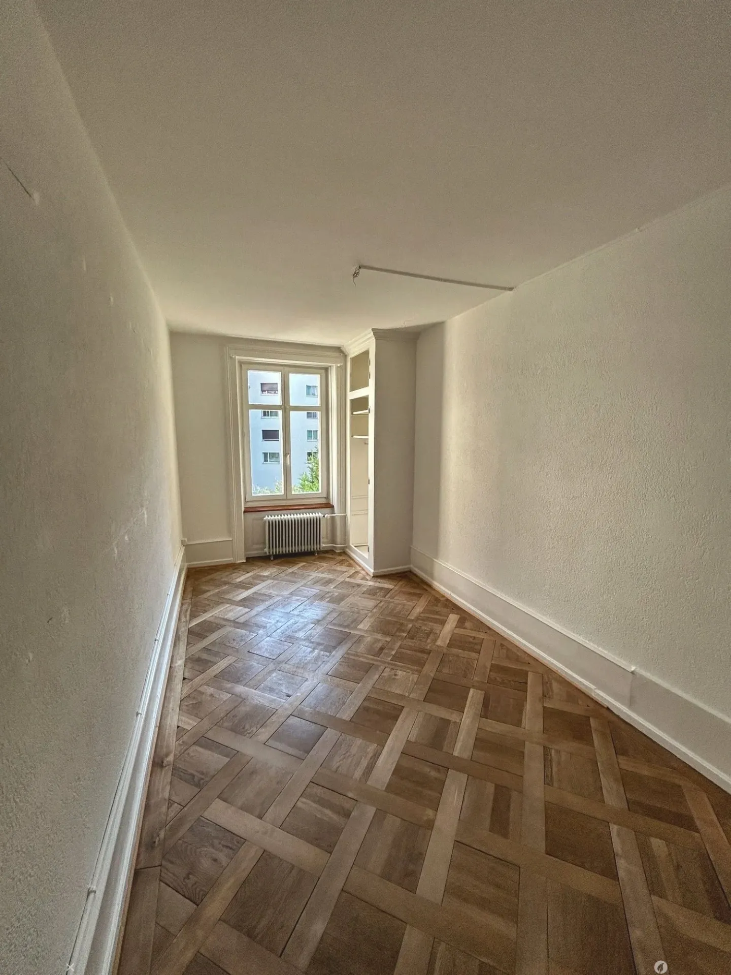 Living at the Lower Quai - Photo 3 of 11