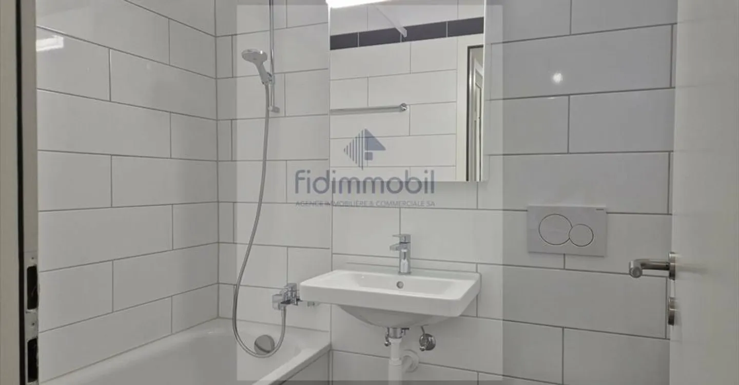 Appartement Rénové - Photo 2 sur 7