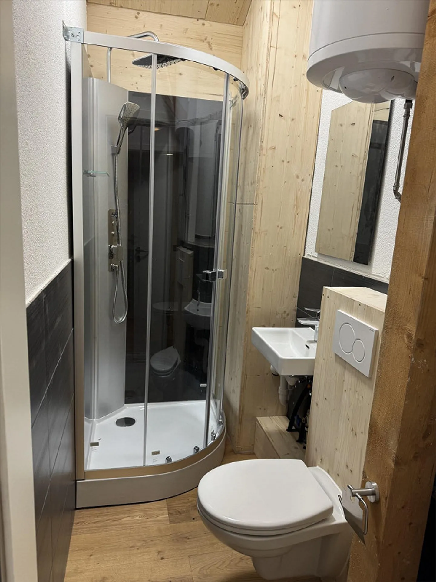 Versatile hobby rooms in a central location in Lucerne - Photo 7 of 10