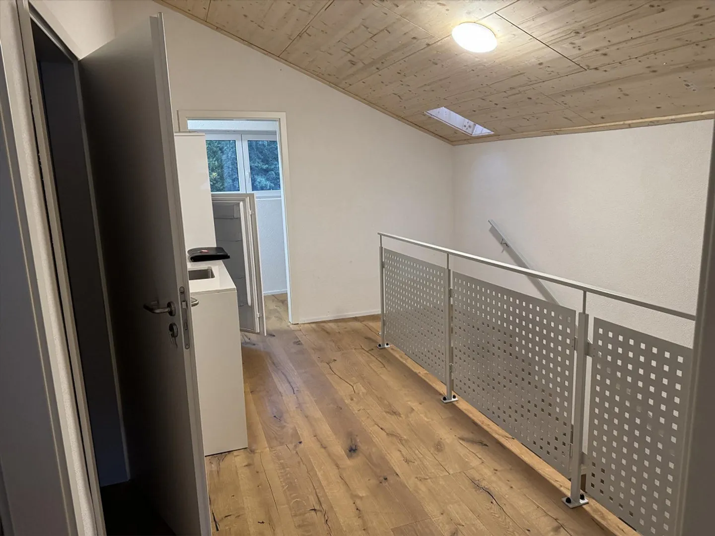 Versatile hobby rooms in a central location in Lucerne - Photo 9 of 10