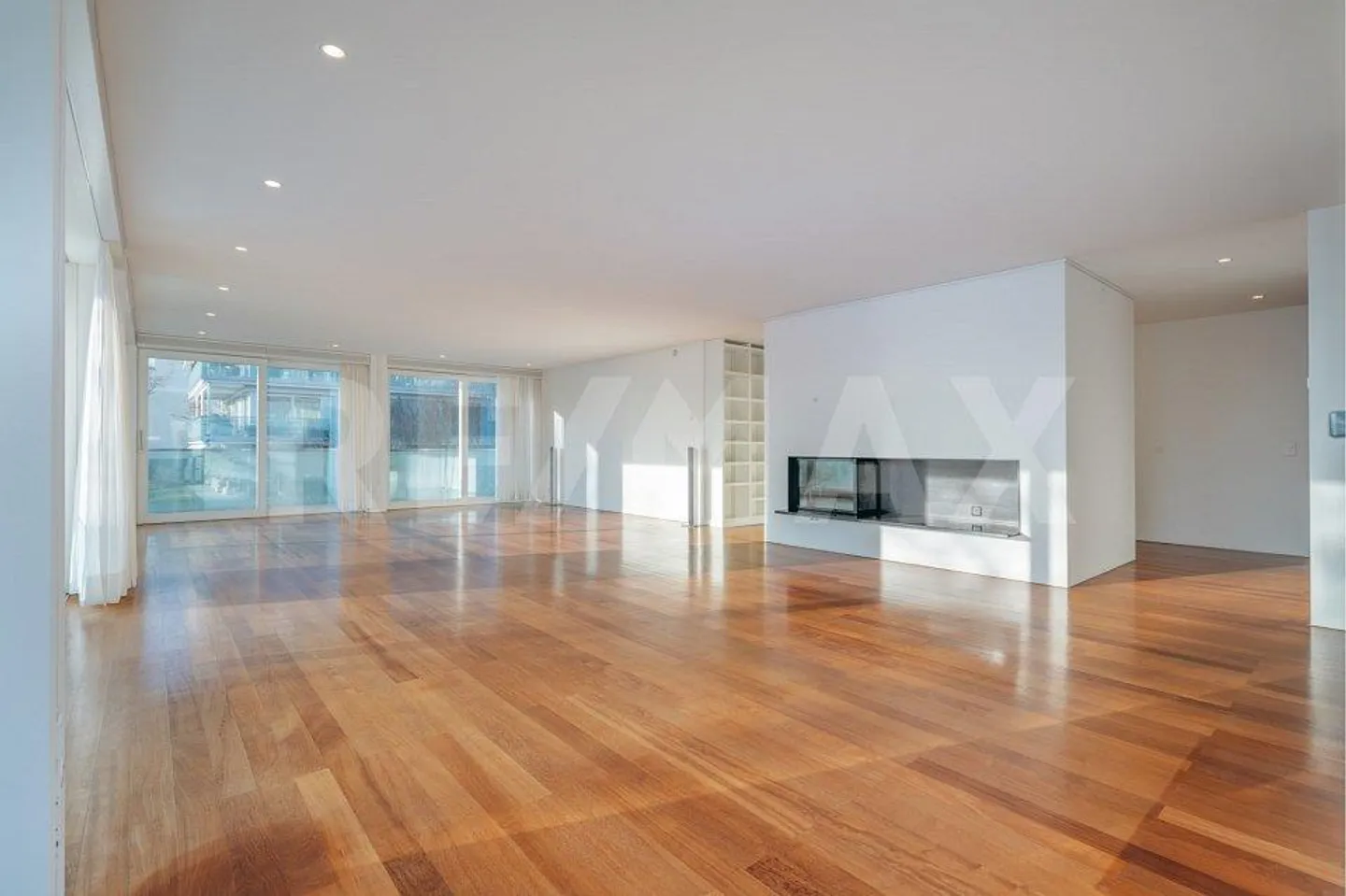 Timeless Elegance on Zürichberg - Exclusive Living in the Renowned Forsterpark - Photo 1 of 13