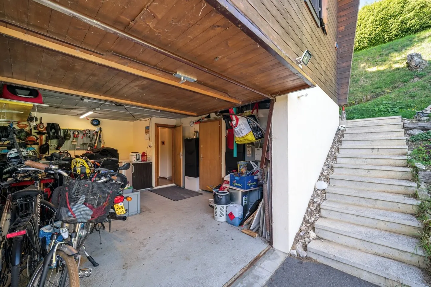 Chalet for sale - Photo 3 of 15