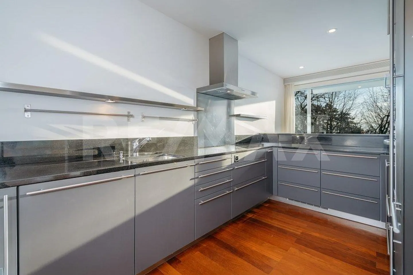 Timeless Elegance on Zürichberg - Exclusive Living in the Renowned Forsterpark - Photo 8 of 13