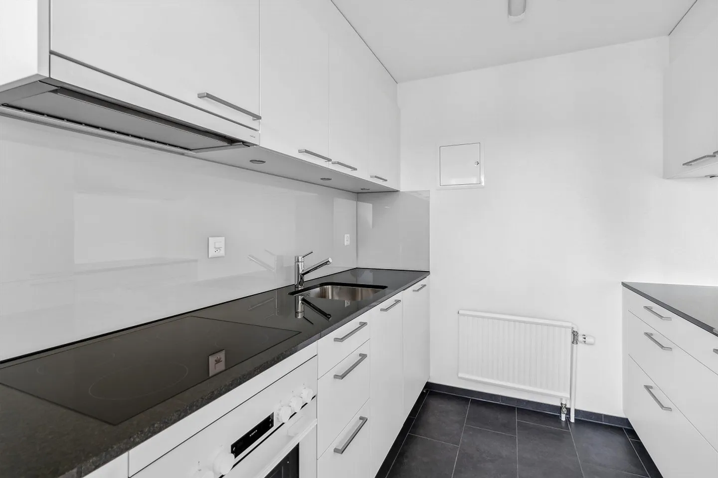 Bellissimo appartamento luminoso in una posizione tranquilla in affitto - Foto 3 di 10