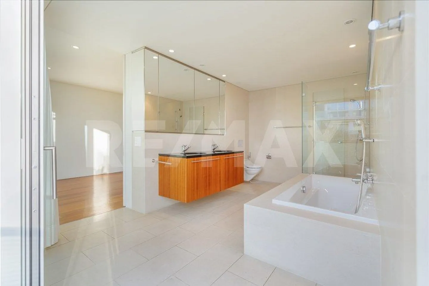 Timeless Elegance on Zürichberg - Exclusive Living in the Renowned Forsterpark - Photo 6 of 13