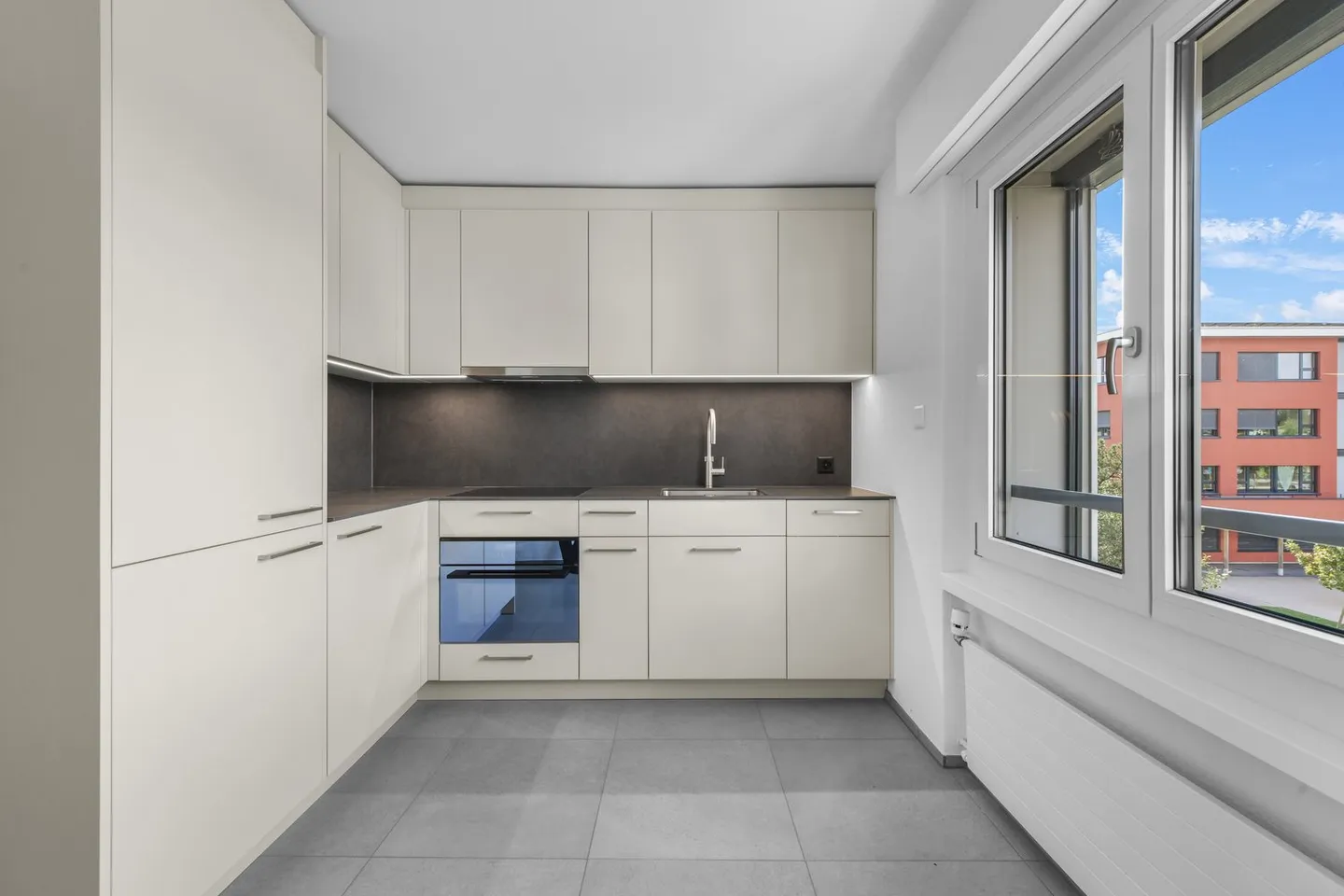 Appartement attrayant de 2,5 pièces au 2ème étage - Photo 1 sur 5