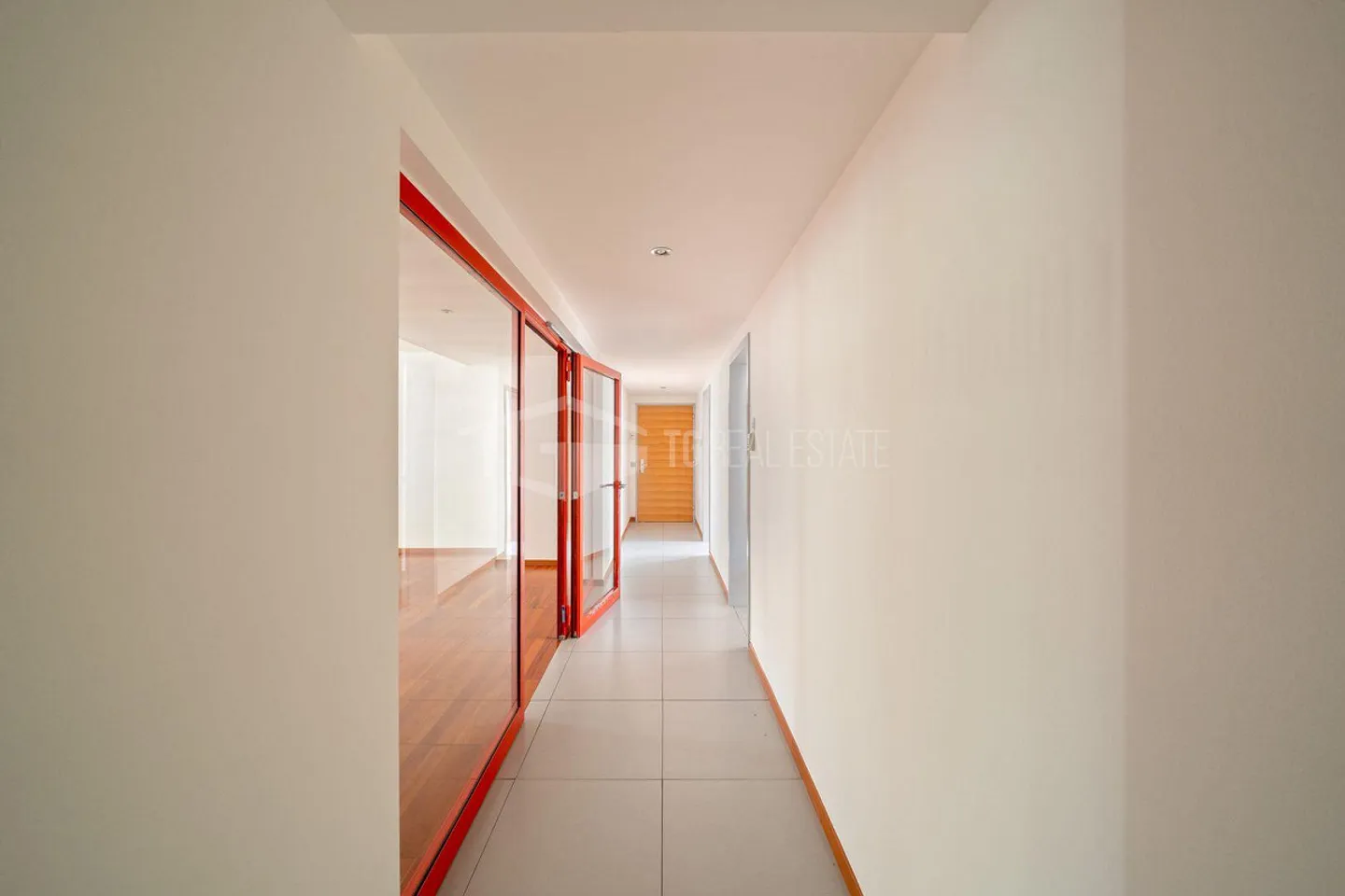 SPACIOUS COMMERCIAL SPACES AND OFFICES - Photo 13 of 21