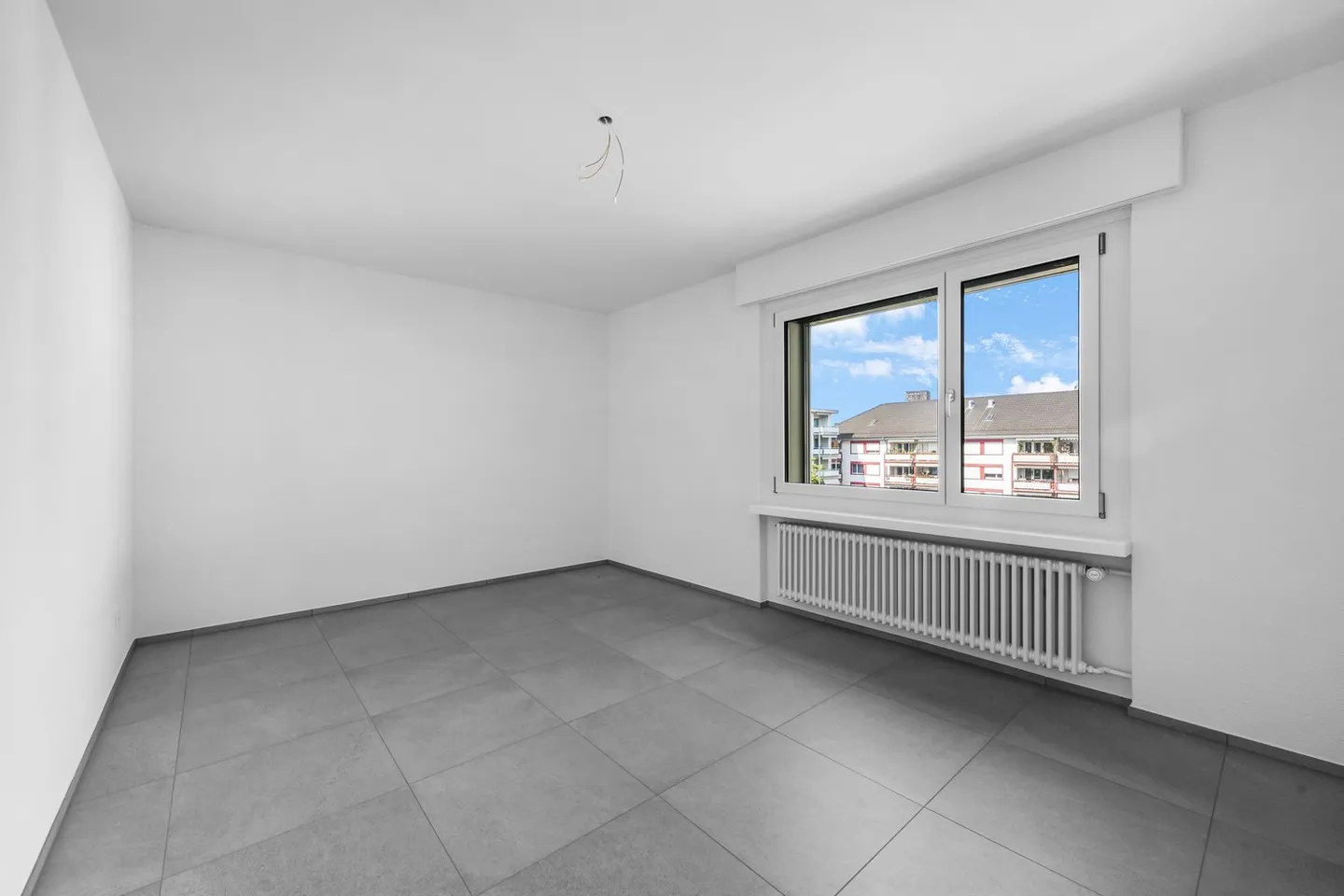 Appartement attrayant de 2,5 pièces au 2ème étage - Photo 3 sur 5