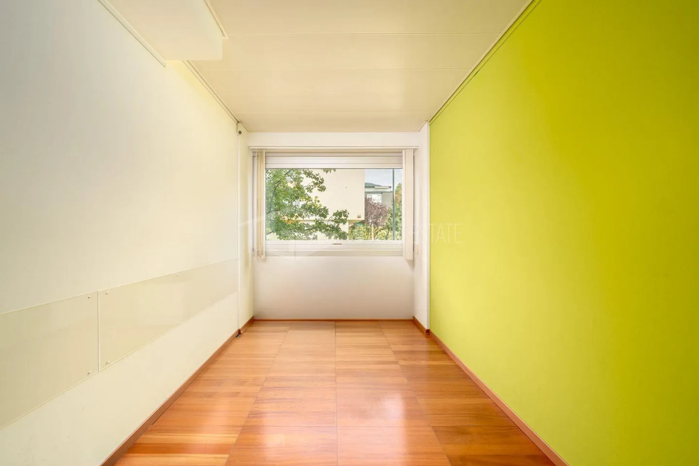 SPACIOUS COMMERCIAL SPACES AND OFFICES - Photo 16 of 21