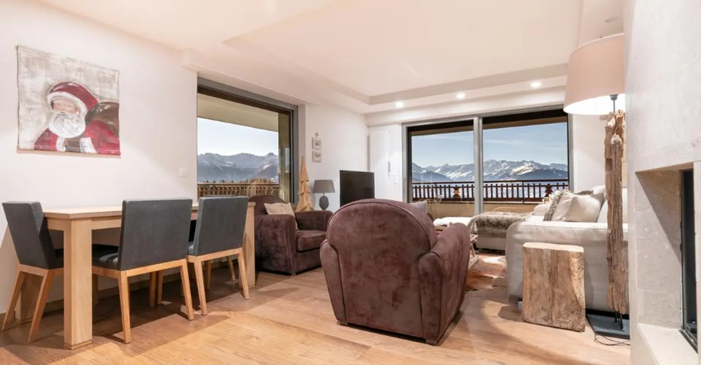 Charming Apartment with Alpine Views - Photo 2 of 12