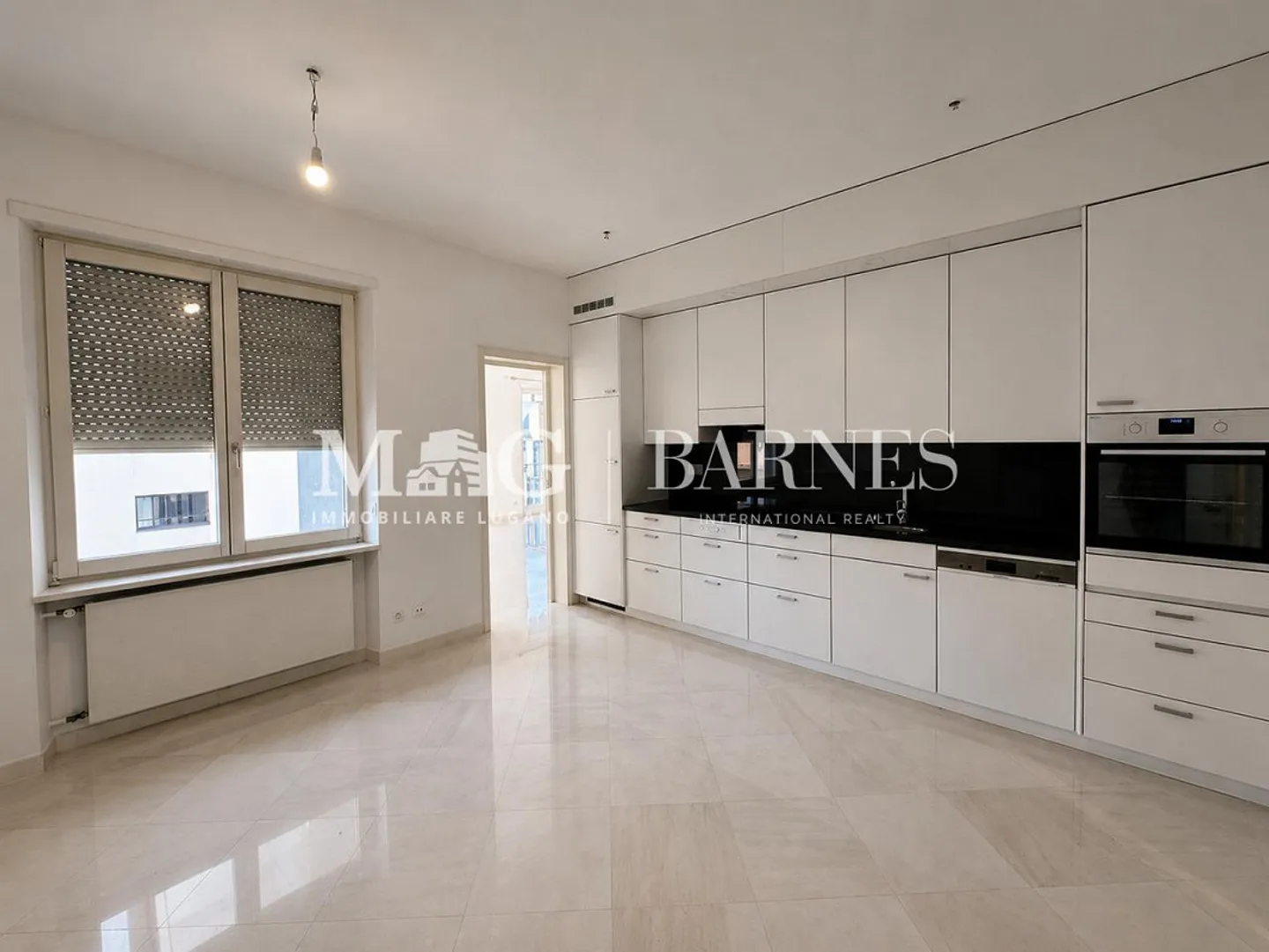 Luxuriöse neue Wohnung zur Miete in Lugano, 3,5 Zimmer & 170 m². - Foto 3 von 6