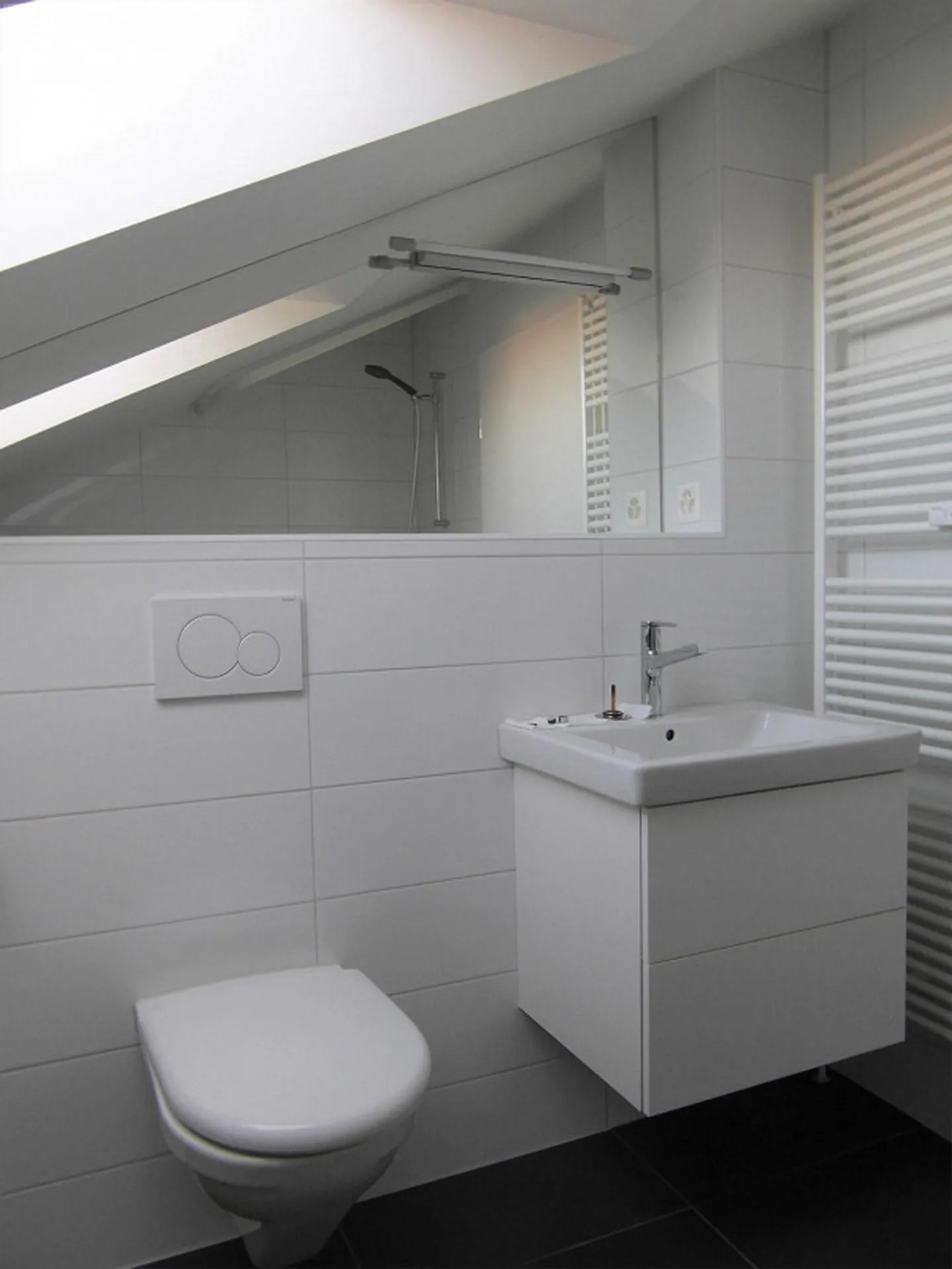 Appartement sous les combles de 2,5 pièces dans le quartier de Wankdorf avec cheminée - Photo 3 sur 13