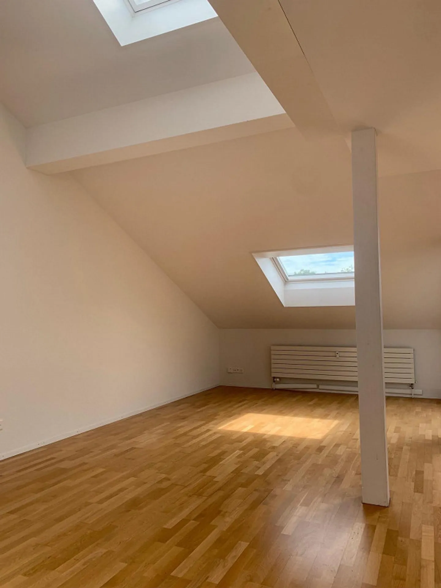 Appartement sous les combles de 2,5 pièces dans le quartier de Wankdorf avec cheminée - Photo 5 sur 13