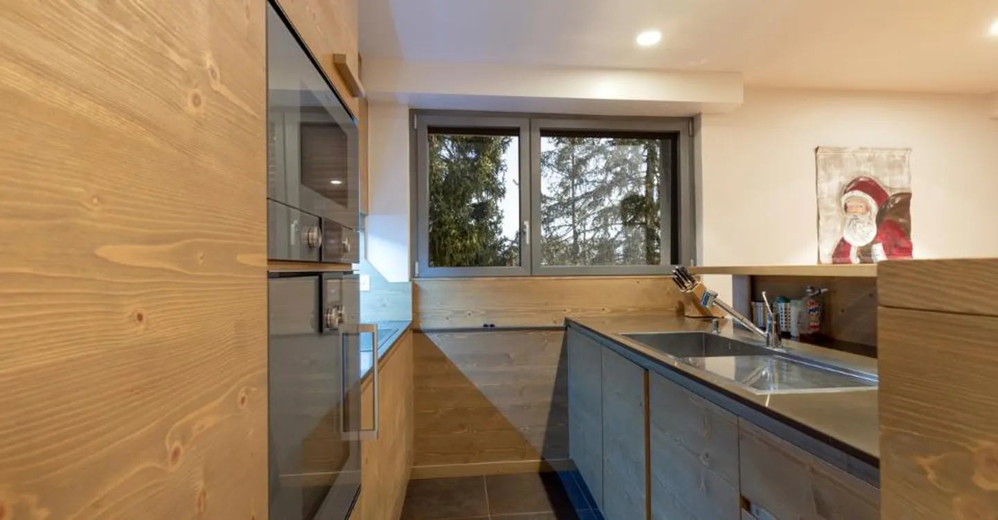 Charming Apartment with Alpine Views - Photo 8 of 12