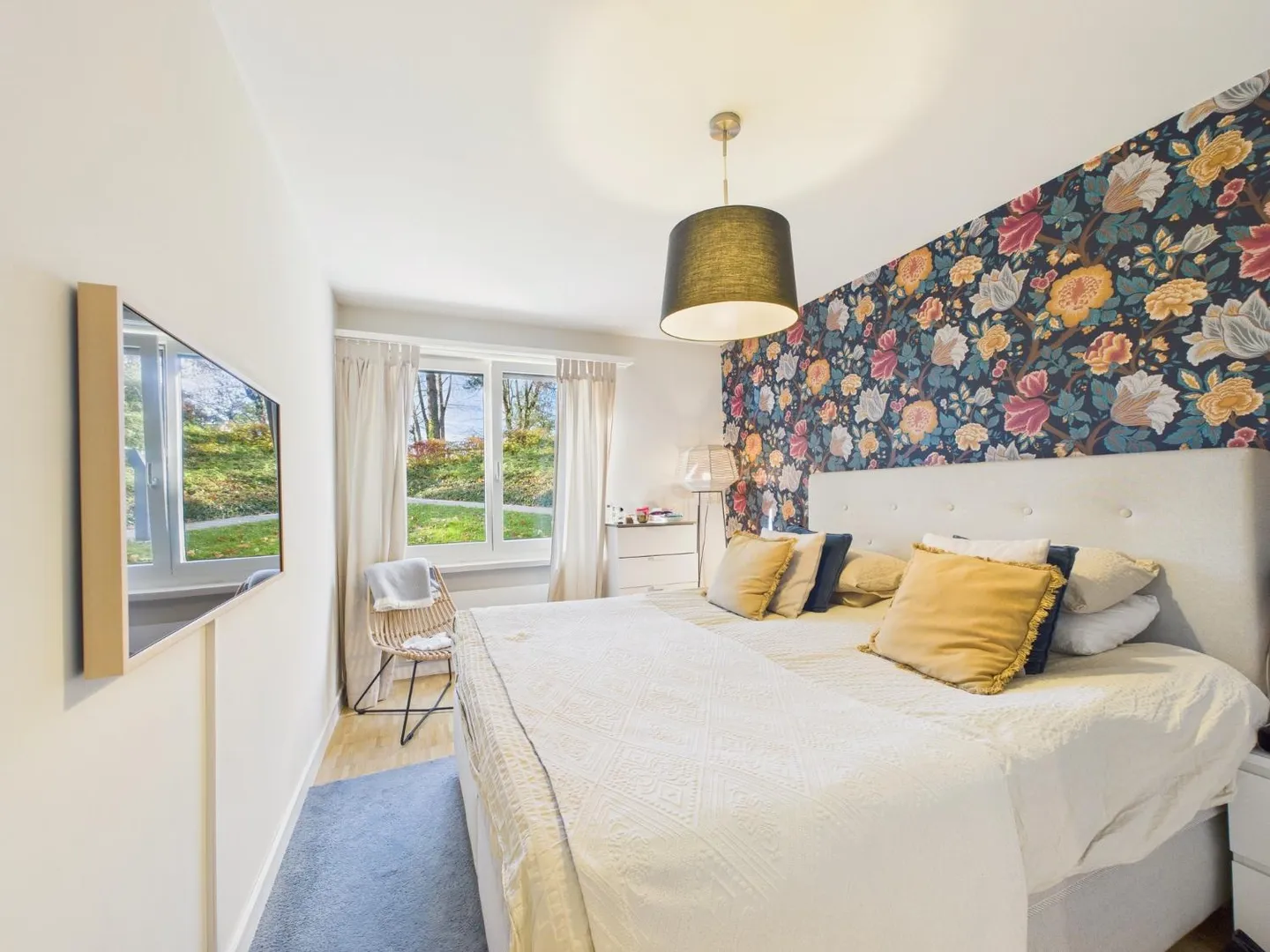 Living above Lake Zurich: with mountain and lake view in Feldmeilen - Photo 5 of 10