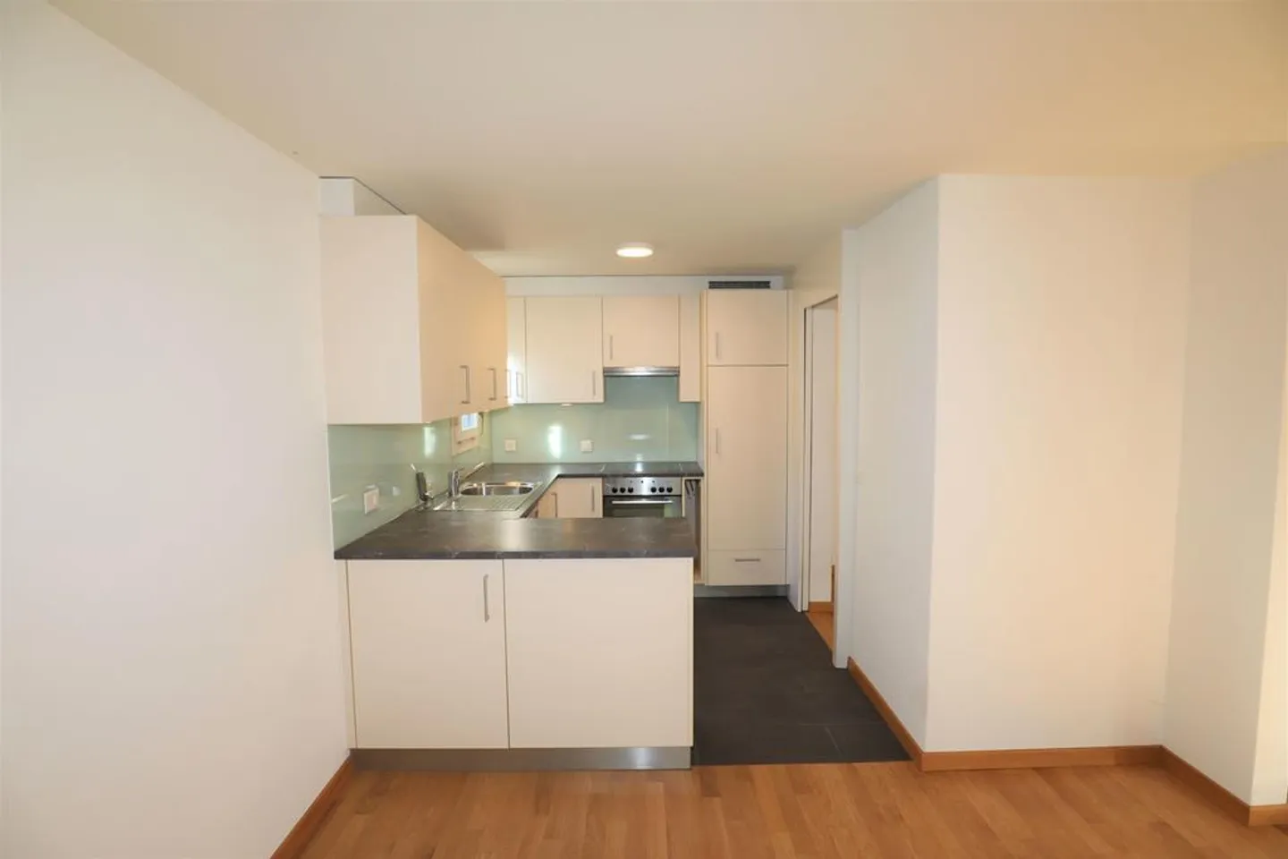 Moderne Gartenwohnung im Grünen - Foto 3 von 8