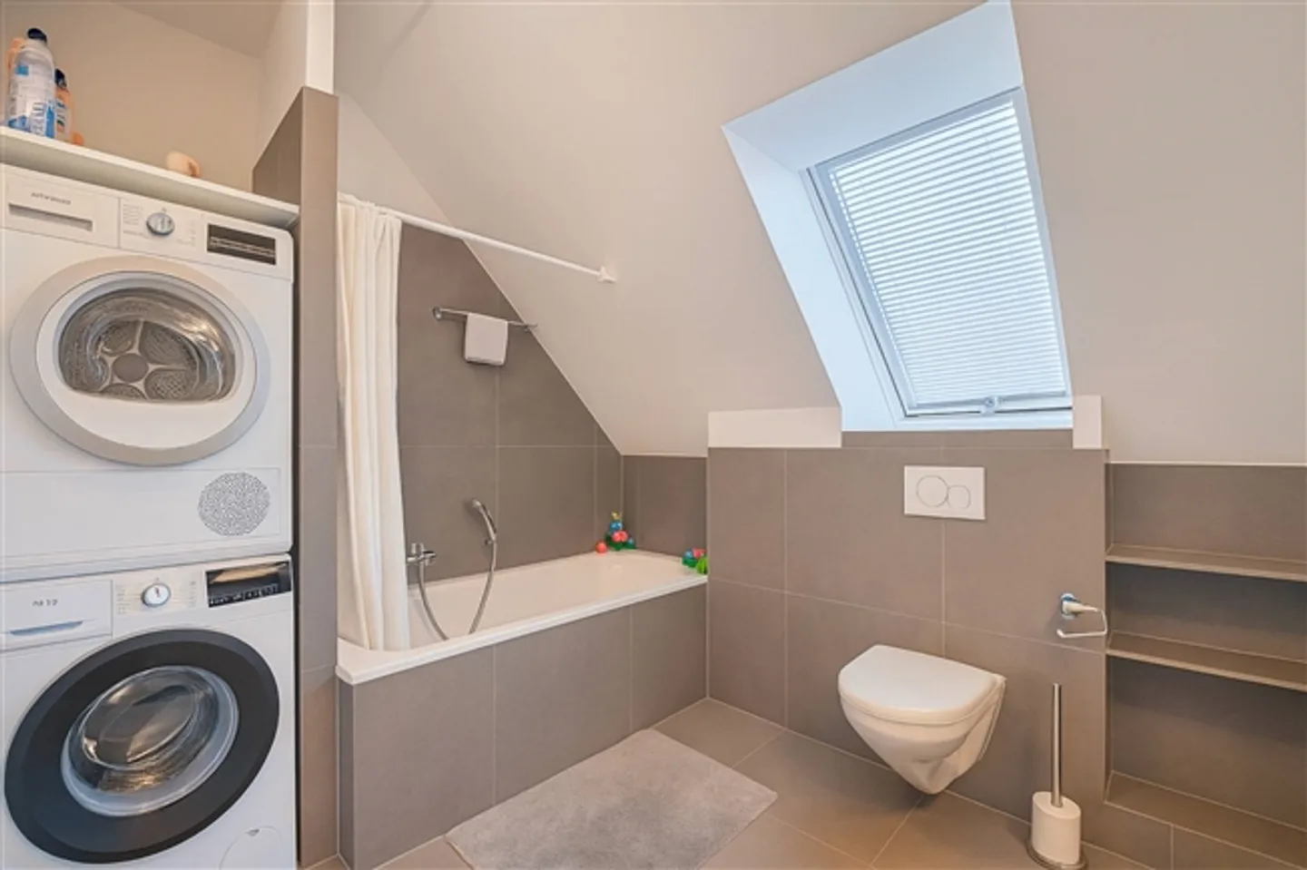 Superbe penthouse avec vue panoramique sur le lac et les montagnes - Photo 9 sur 11