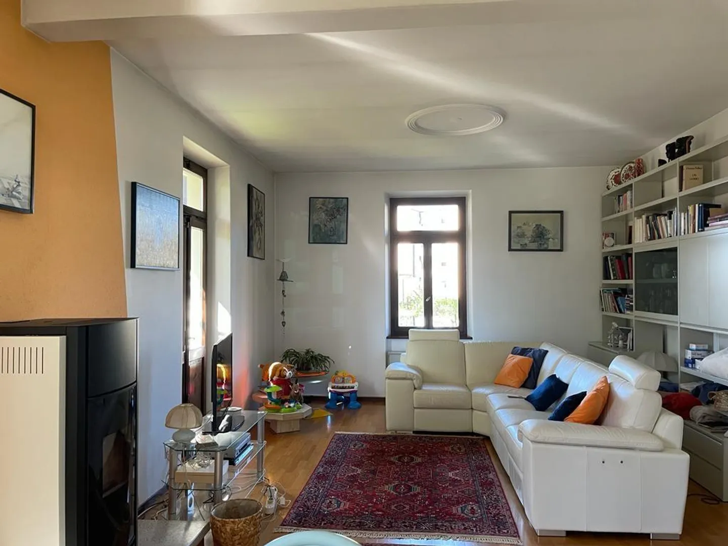 Bella e grande casa 5.5 con giardino e doppio garage - Foto 6 di 13