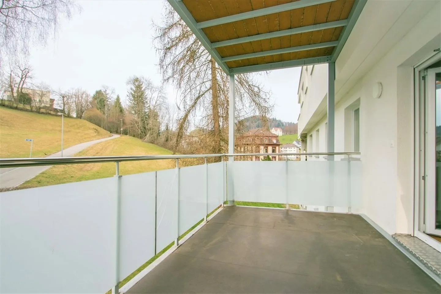 Appartement moderne de 2,5 pièces à Herisau - Photo 2 sur 5