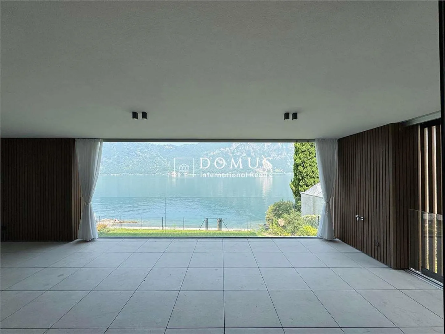 Last 5.5 rooms by the lake - Photo 1 of 13
