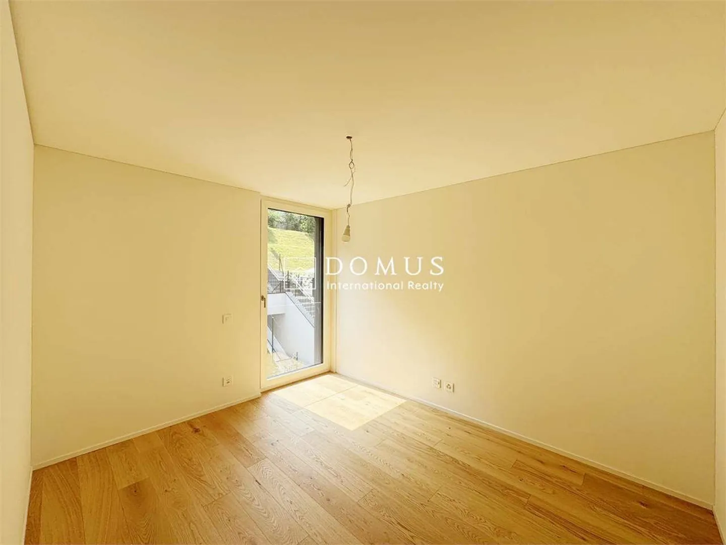 Last 5.5 rooms by the lake - Photo 9 of 13