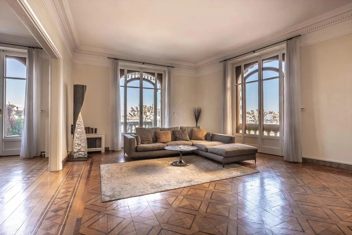 Eine außergewöhnliche Immobilie am Kai - Foto 2 von 10