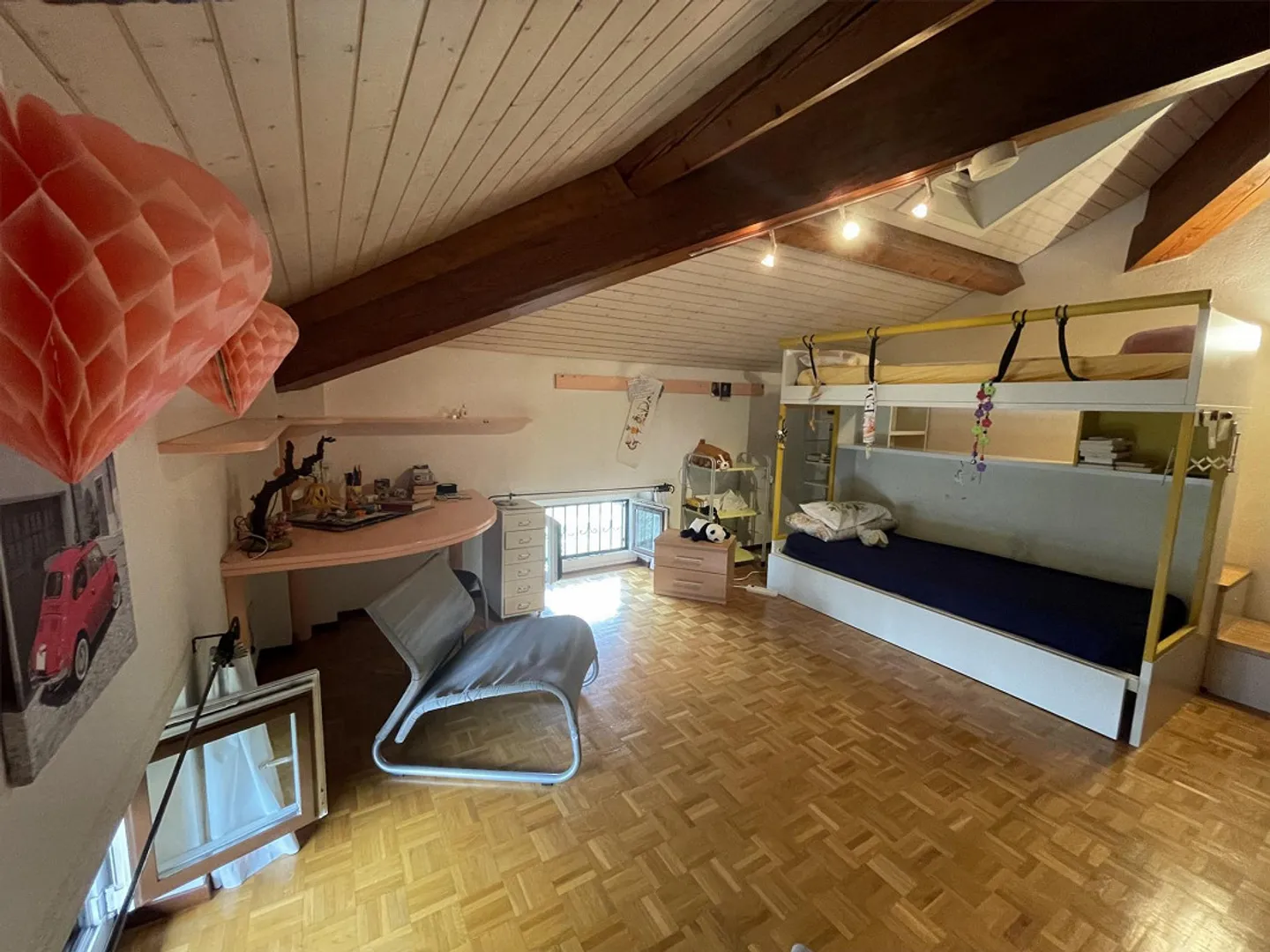 Bella e grande casa 5.5 con giardino e doppio garage - Foto 13 di 13