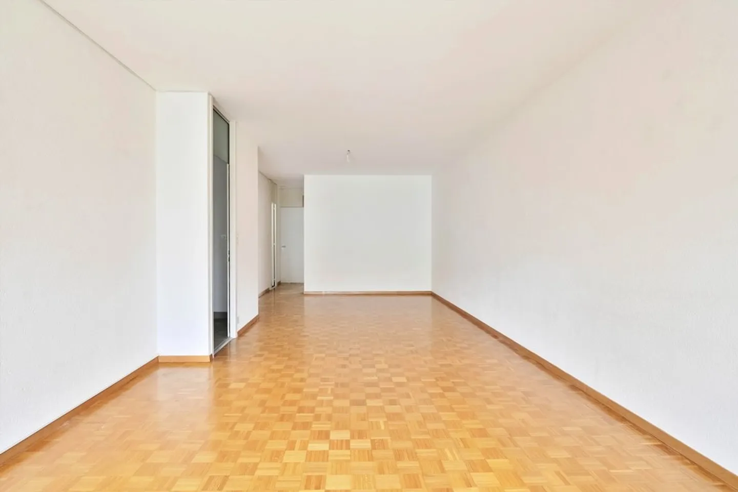 5-room apartment - Photo 3 of 8